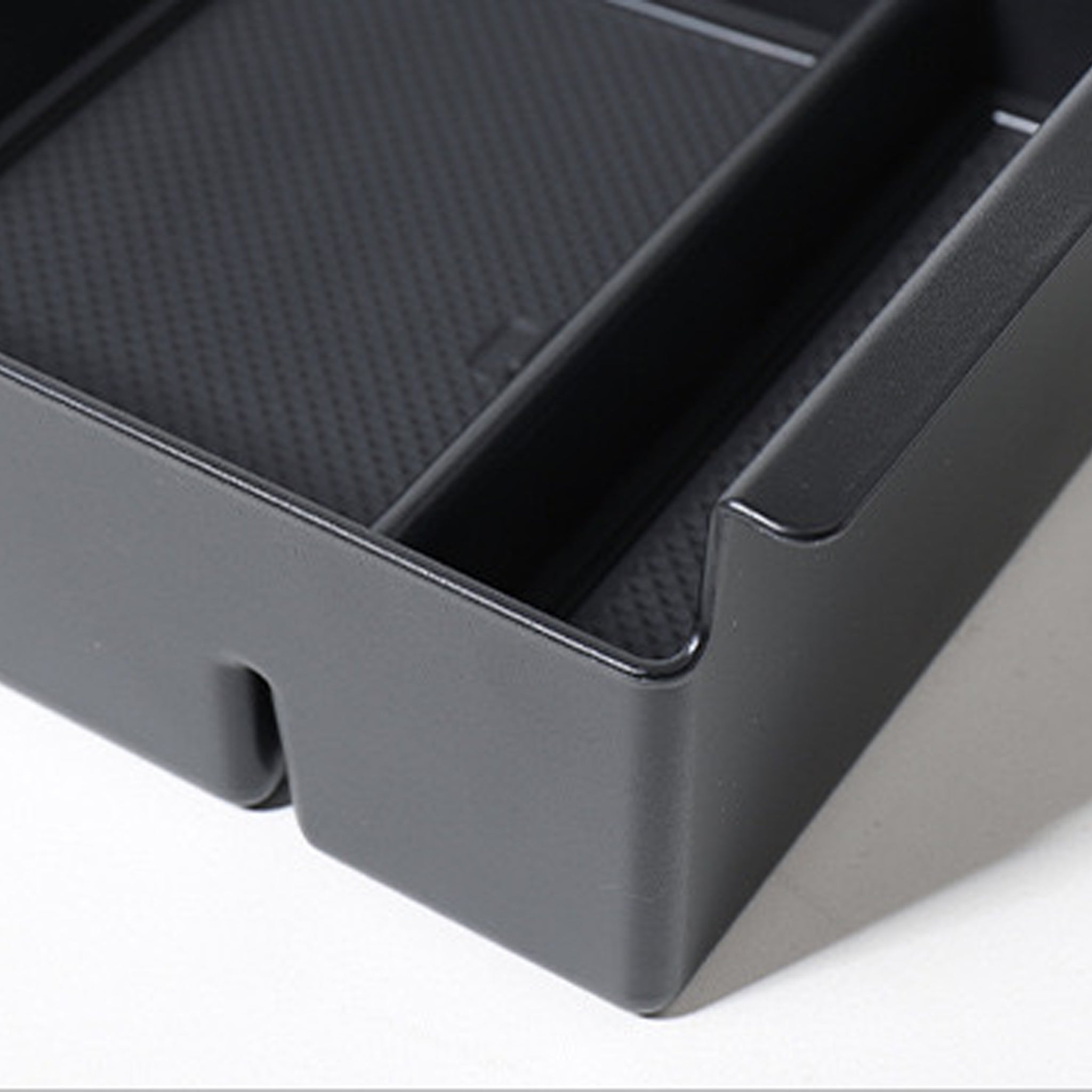 Tesla Model S / X Armrest Center Console Organizer Tray – Dual-Layer Storage with Cable Routing & Noise-Reducing Pad