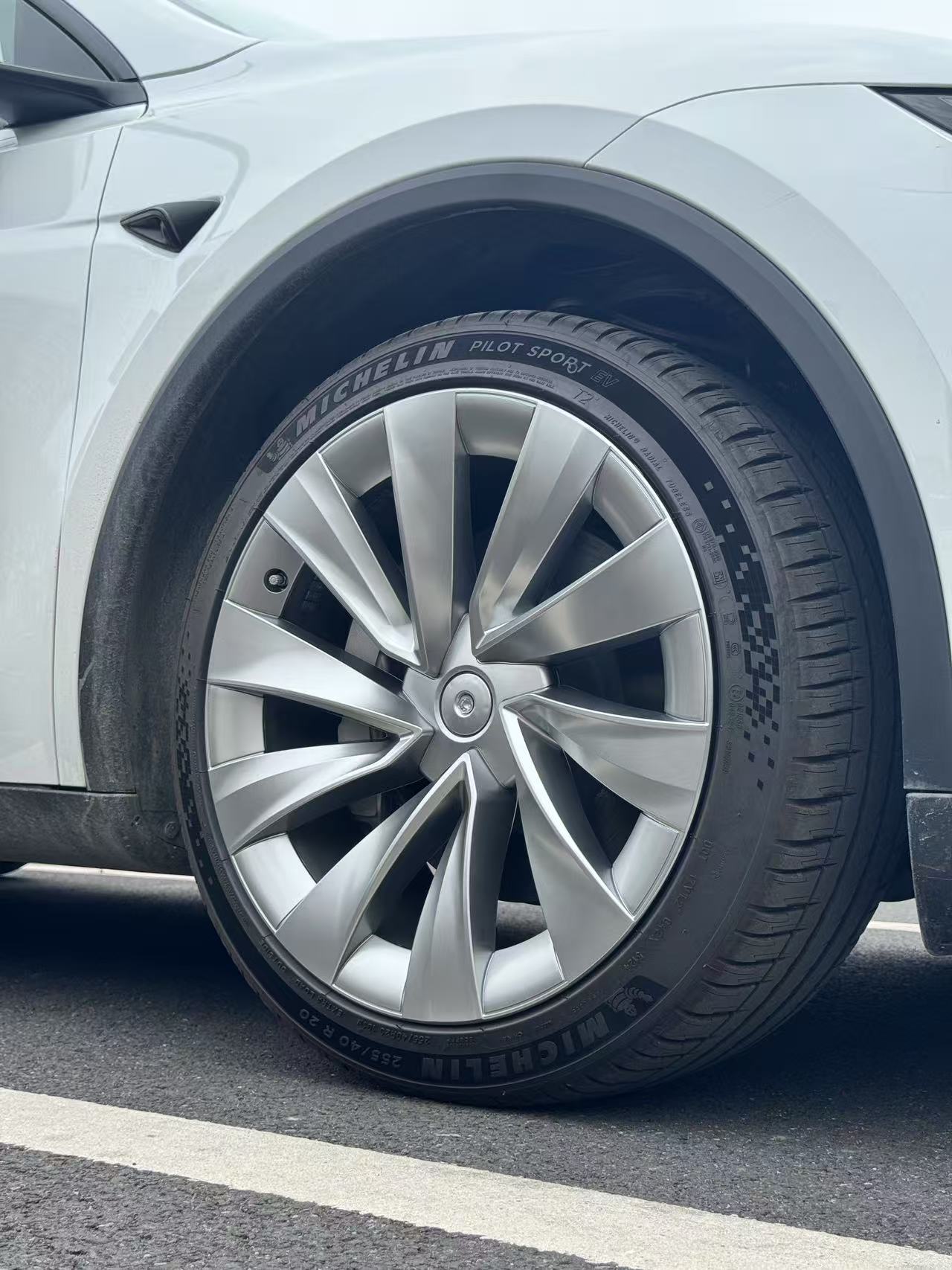 Tessgo 20" Turbinate-Style Wheel Covers for Tesla Model Y Juniper