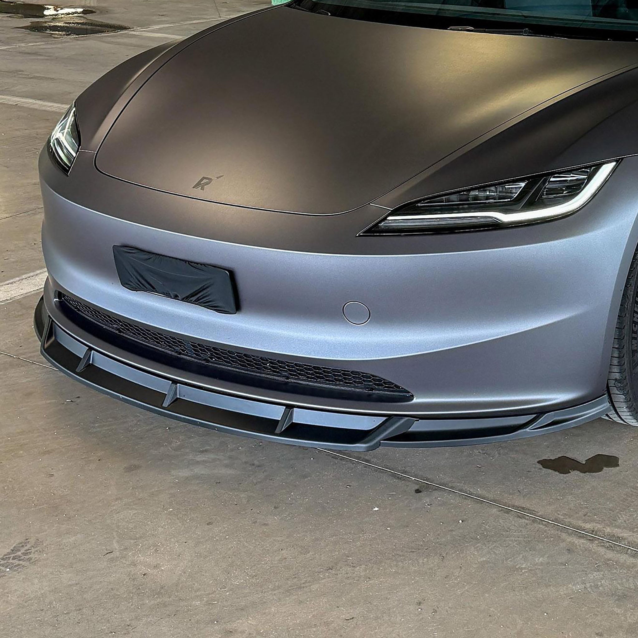 Aero Front Lip Spoiler For Tesla 2024+ Model 3 Highland (3 pieces)
