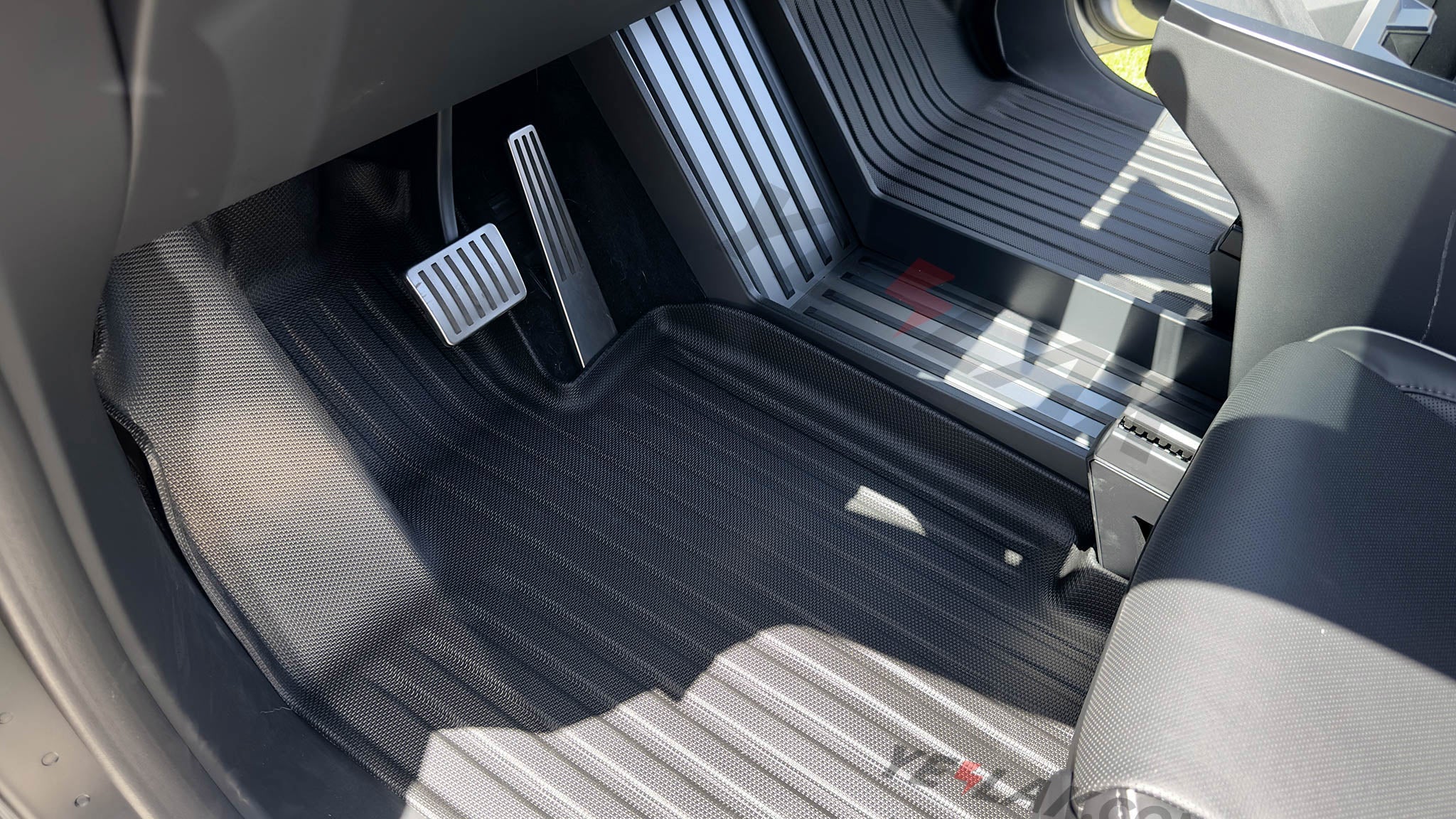 All-weather TPE Interior Floor Mats For TESLA Cybertruck