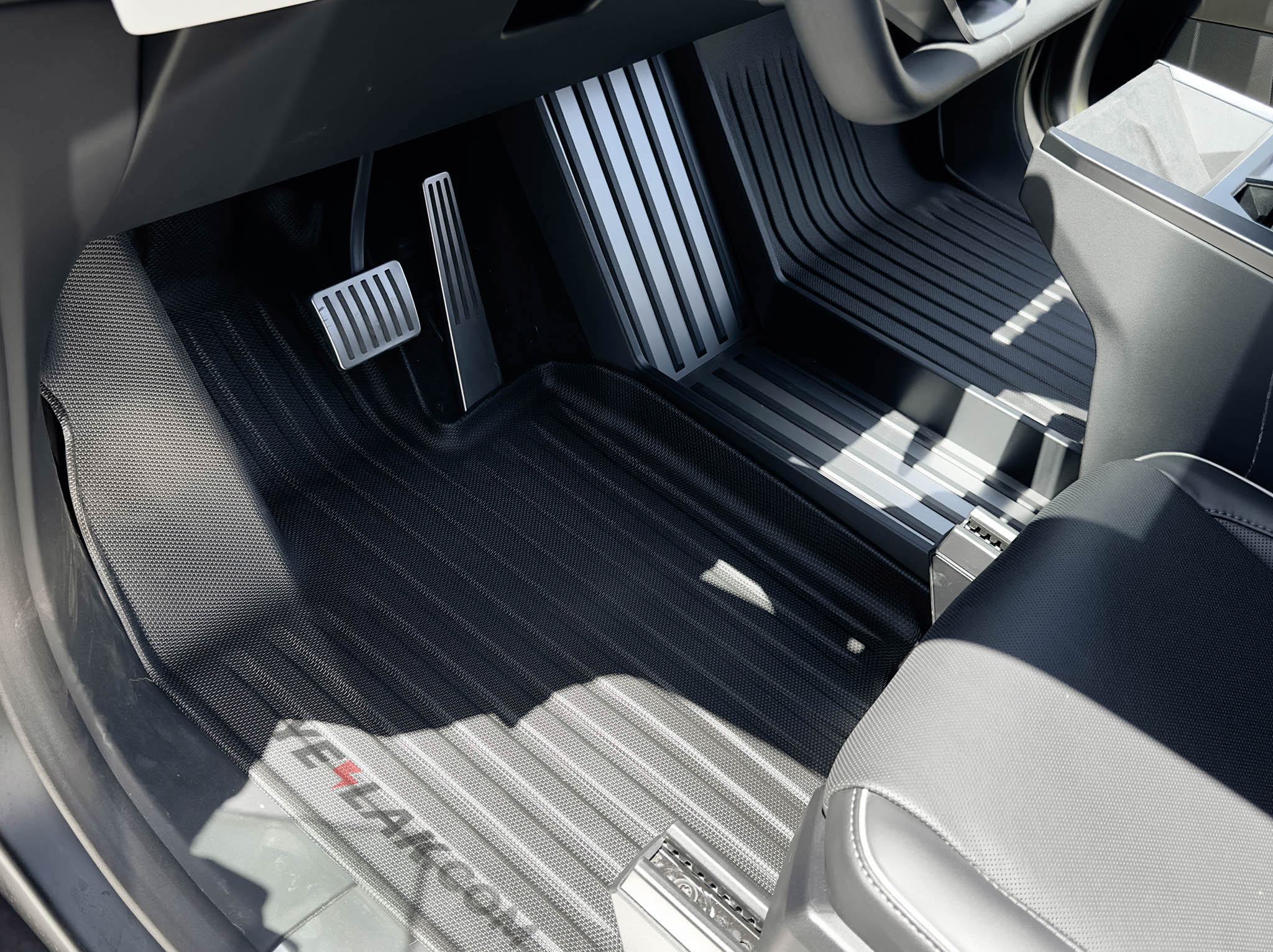 All-weather TPE Interior Floor Mats For TESLA Cybertruck