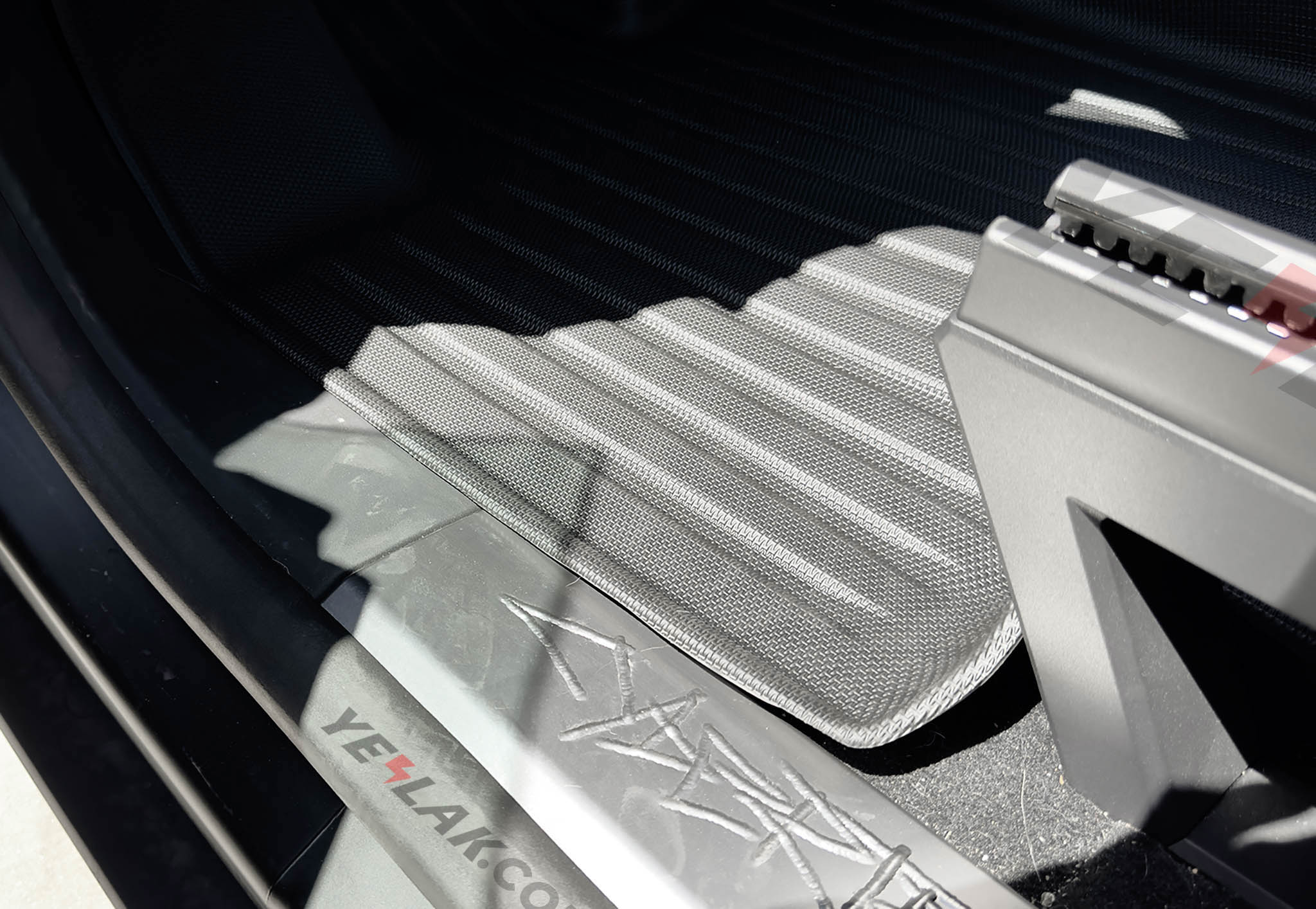 All-weather TPE Interior Floor Mats For TESLA Cybertruck