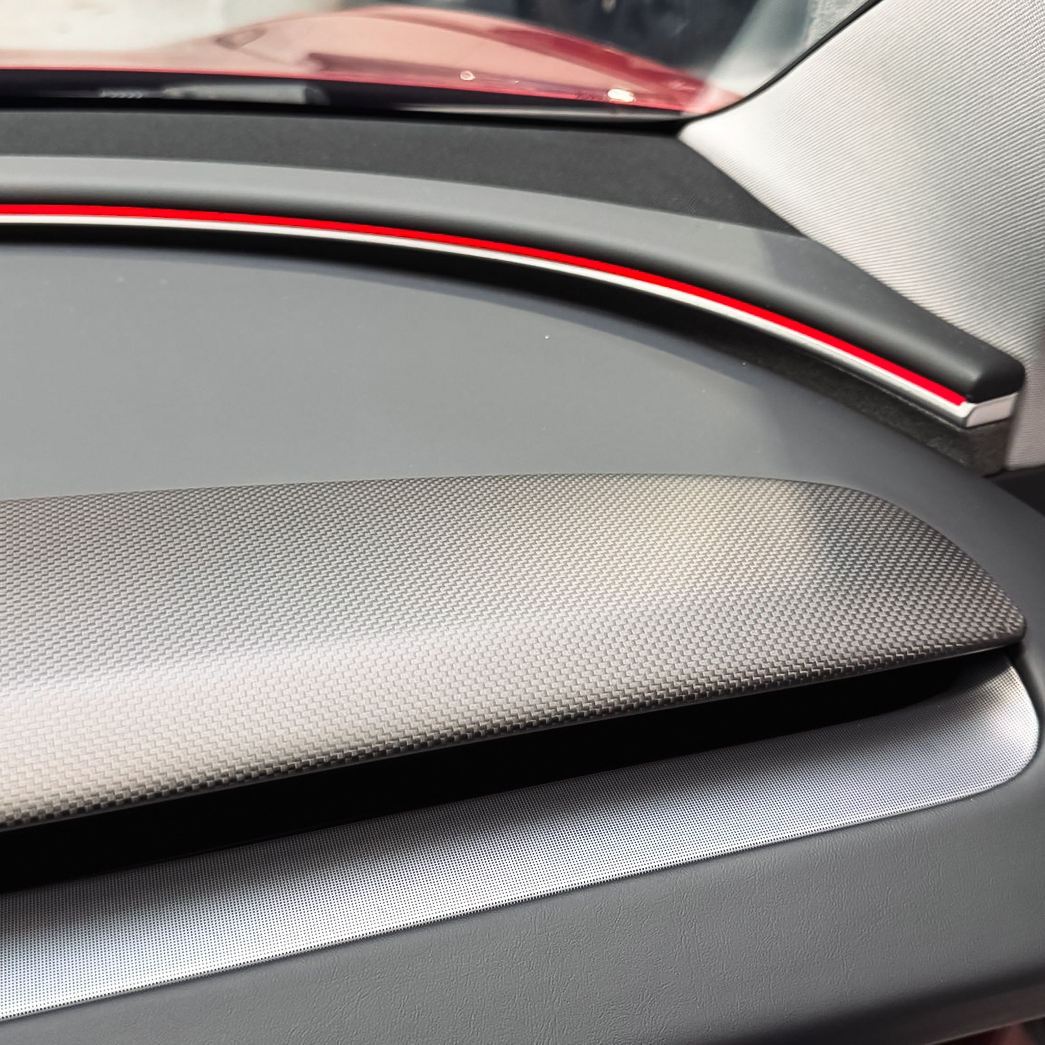 Detail of Carbon Fiber Plain Weave Dashboard for Model Y Juniper