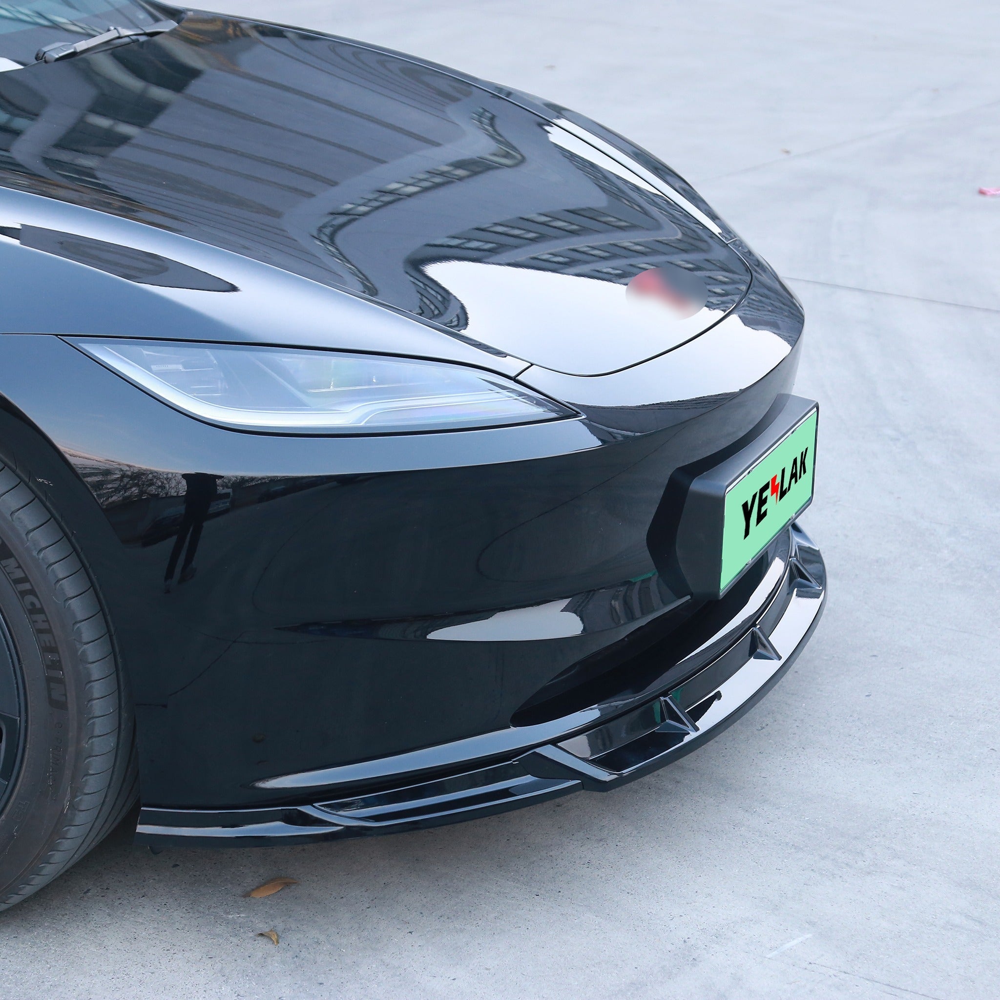 Aero Front Lip Spoiler For Tesla 2024+ Model 3 Highland (3 pieces)