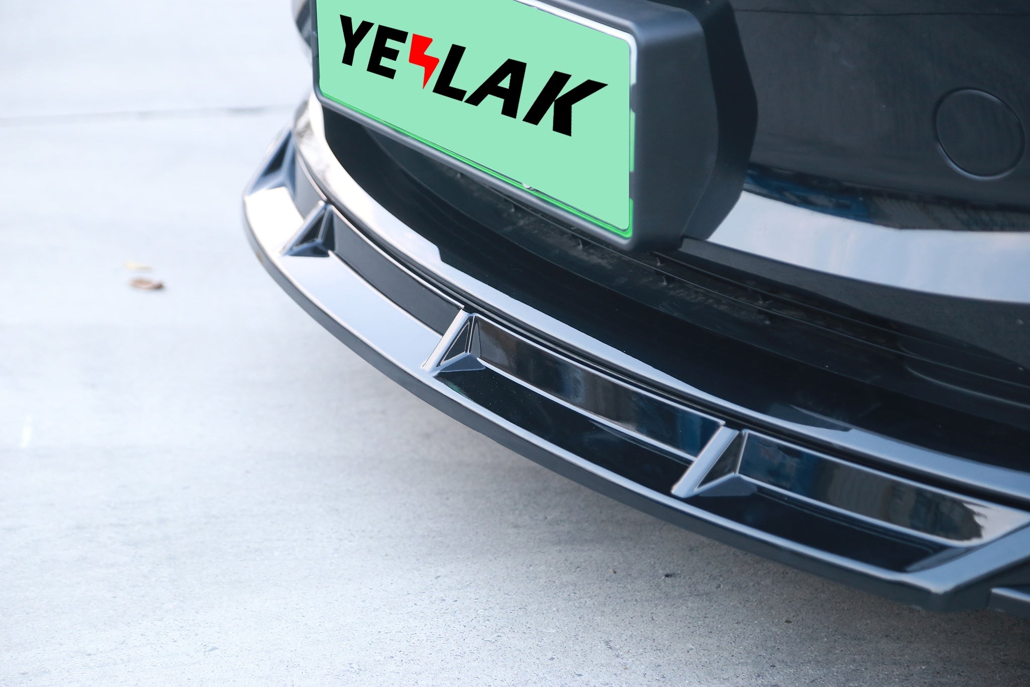 Aero Front Lip Spoiler For Tesla 2024+ Model 3 Highland (3 pieces)