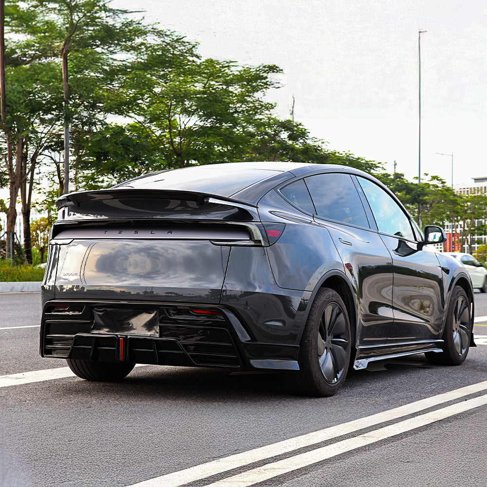 Tesla Model Y exterior upgrade with RT-style carbon fiber rear spoiler