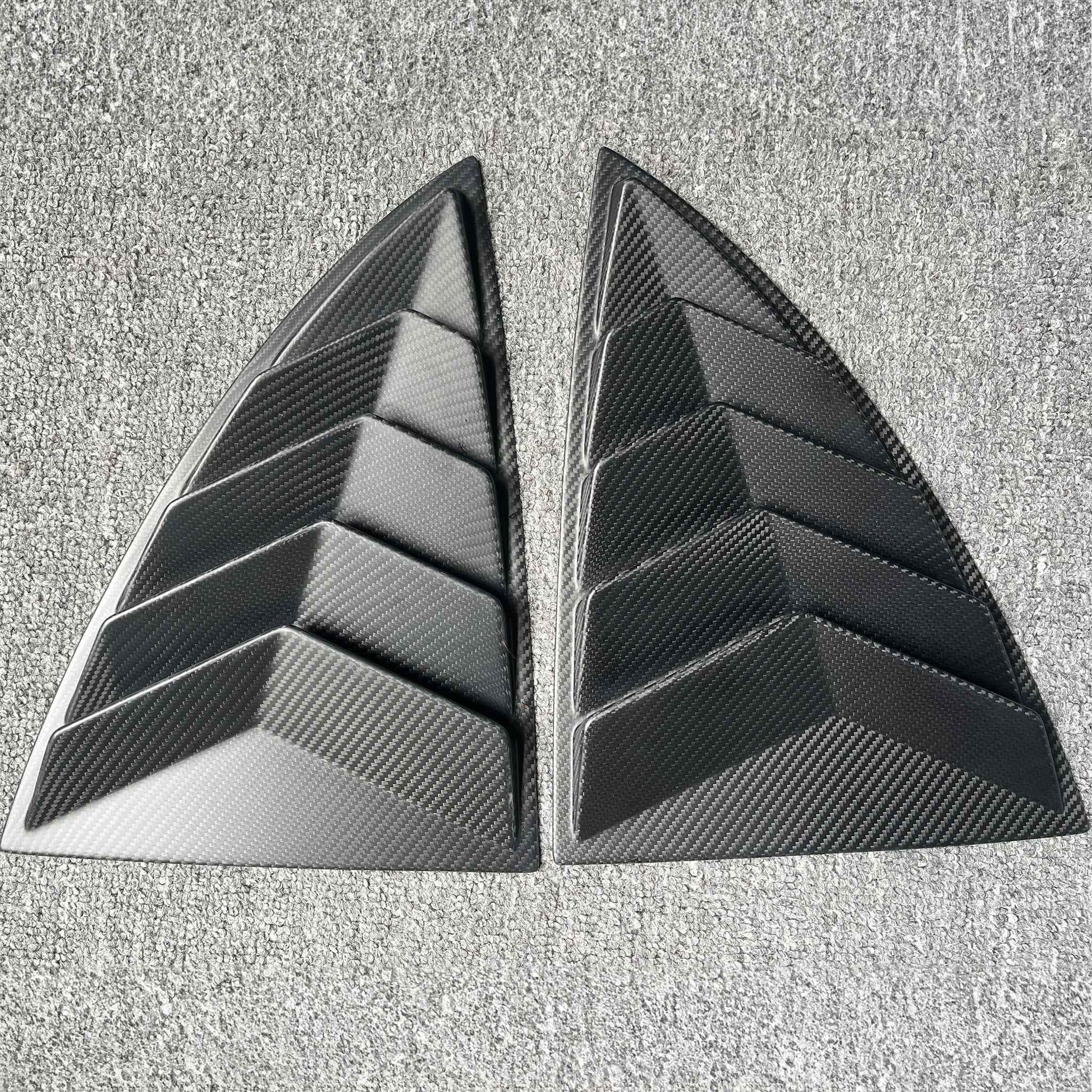 Tesla Model Y Carbon Fiber Rear Side Window Louvers