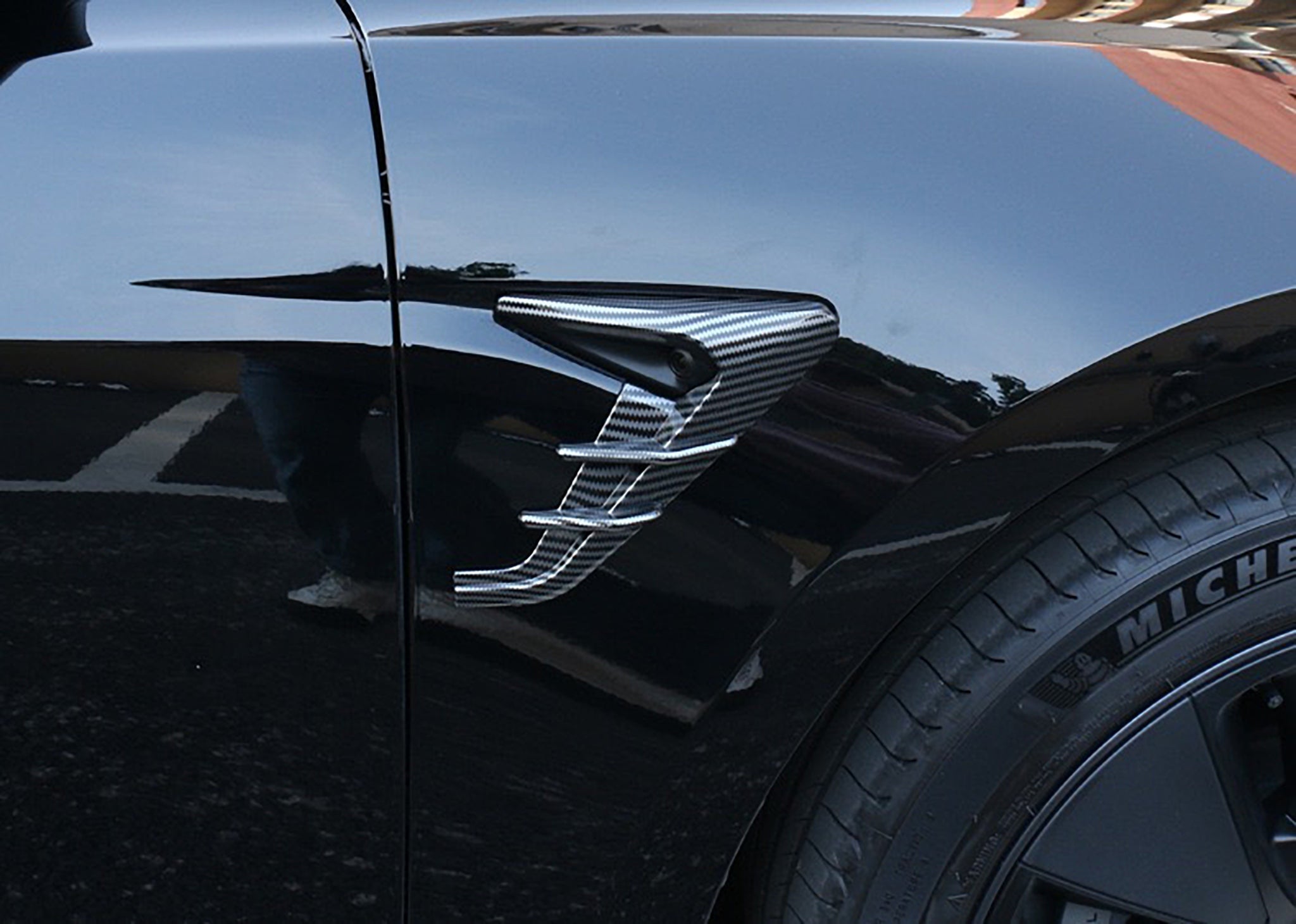 Sporty Side Camera Trim Covers for Tesla Model 3 Highland & 2024+ Model Y (HW4.0) – Sporty Look & Camera Protection | Teego