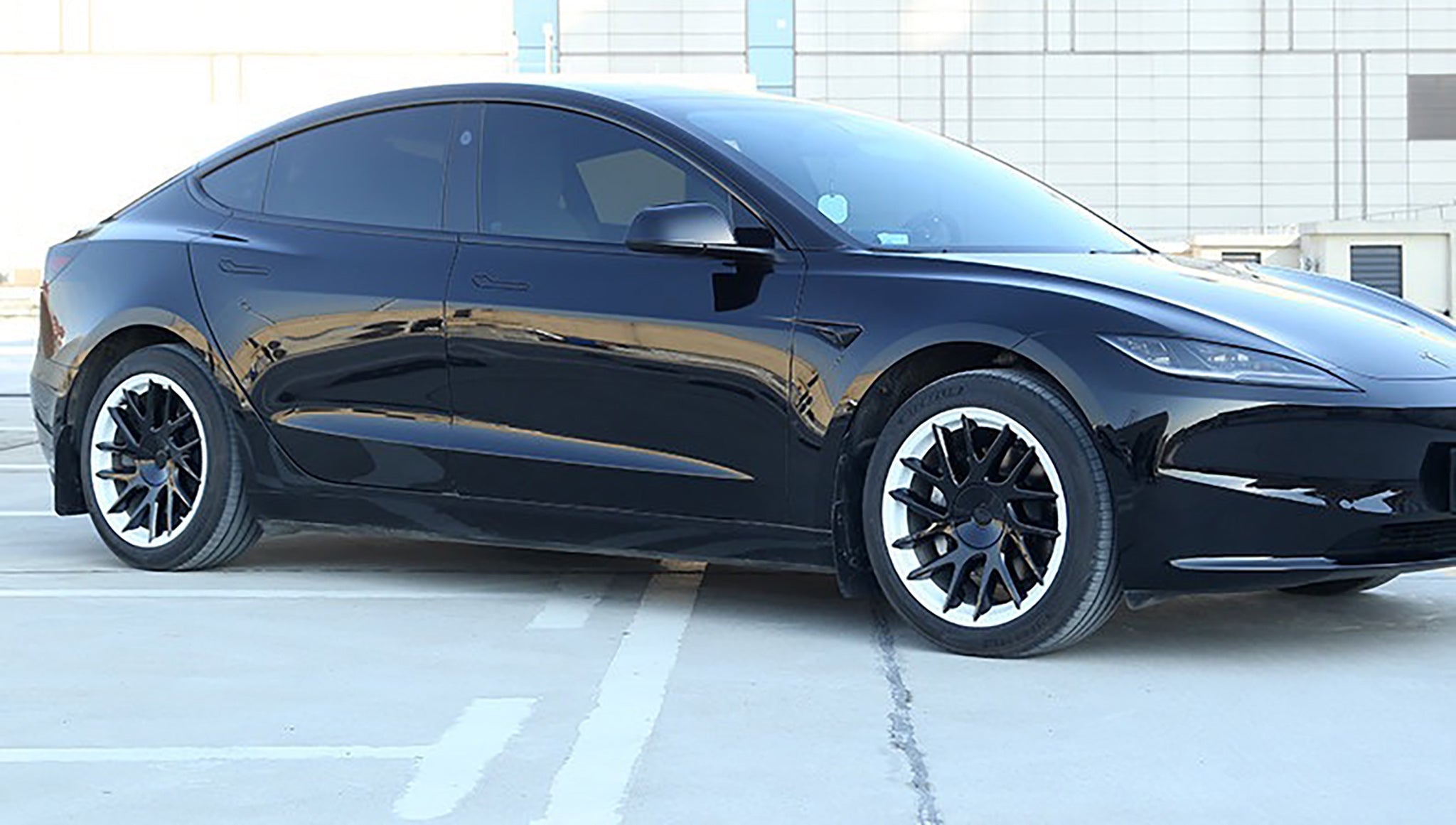 Sporty and Stylish Wheel Covers for 2024+ Model 3 18'' Wheels