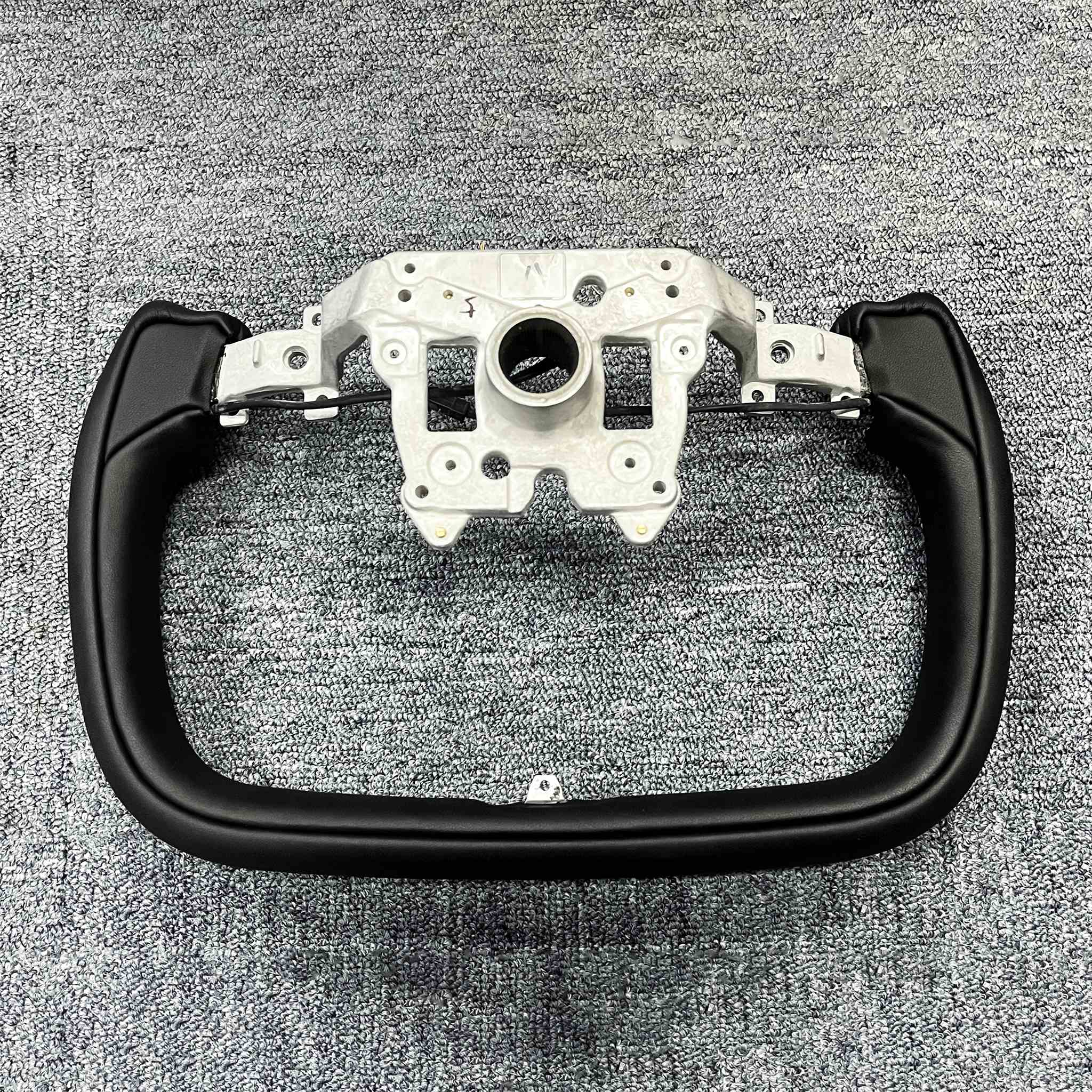 2024+ Tesla Model 3 Highland Yoke Steering Wheel