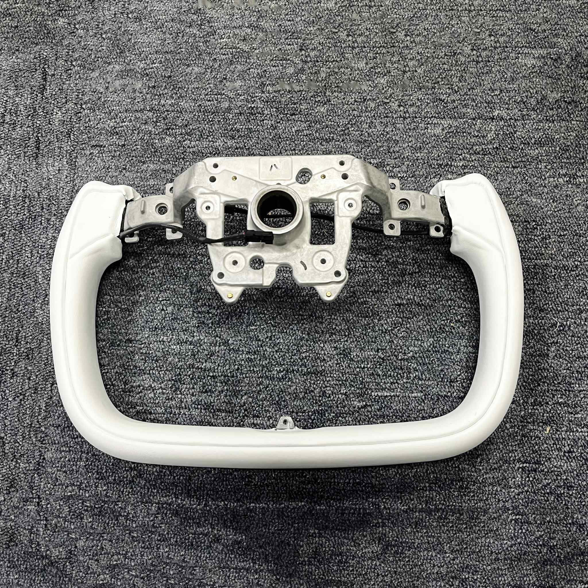 whtite 2024+ Tesla Model 3 Highland Yoke Steering Wheel