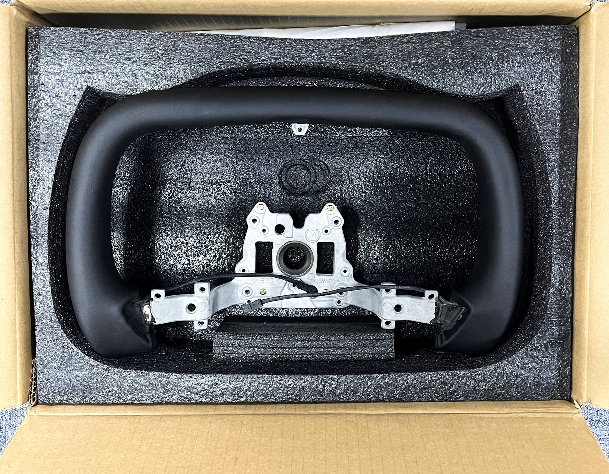2024+ Tesla Model 3 Highland black Yoke Steering Wheel