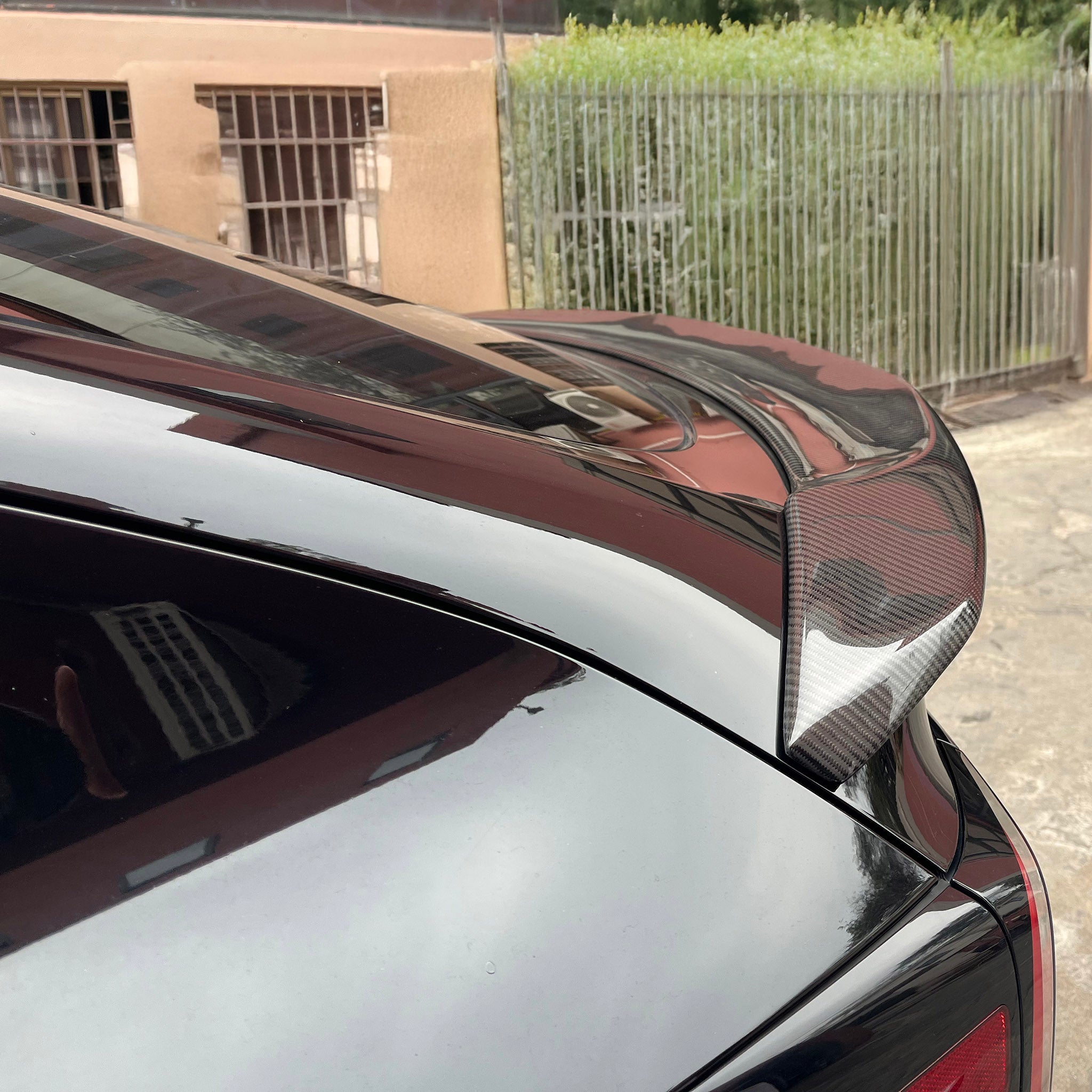 Tesla Model Y V-Style Carbon Fiber Spoiler (2020-2025.02)