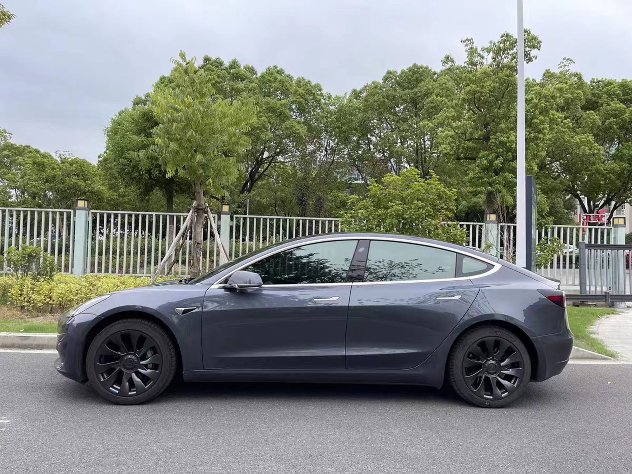 performance wheel covers are custom designed for Tesla Model 3 18'' wheels