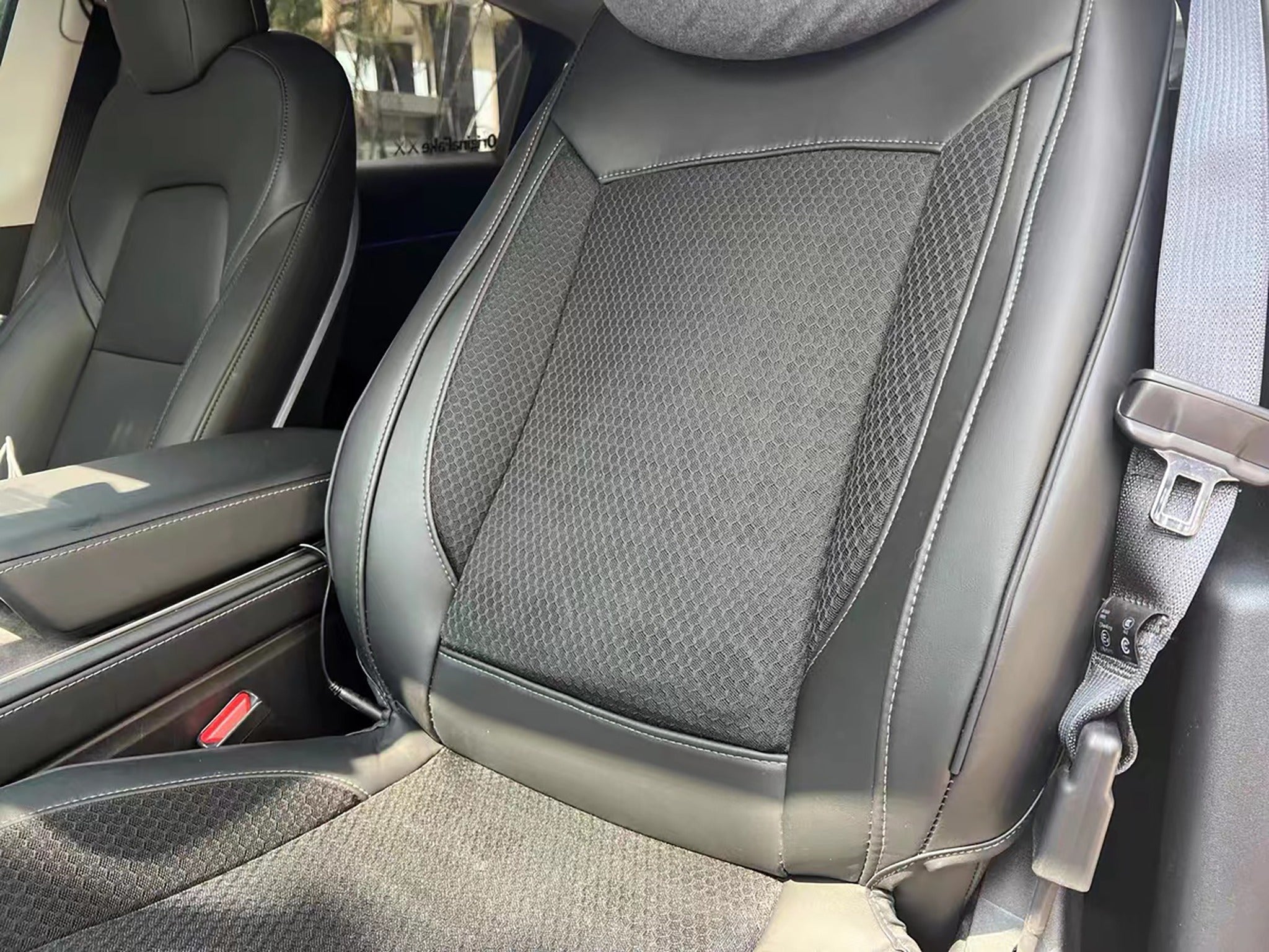 Tesla Ventilated Cooling Seat Cushion – Breathable Summer Comfort with Auto Start & 10 Silent Fans