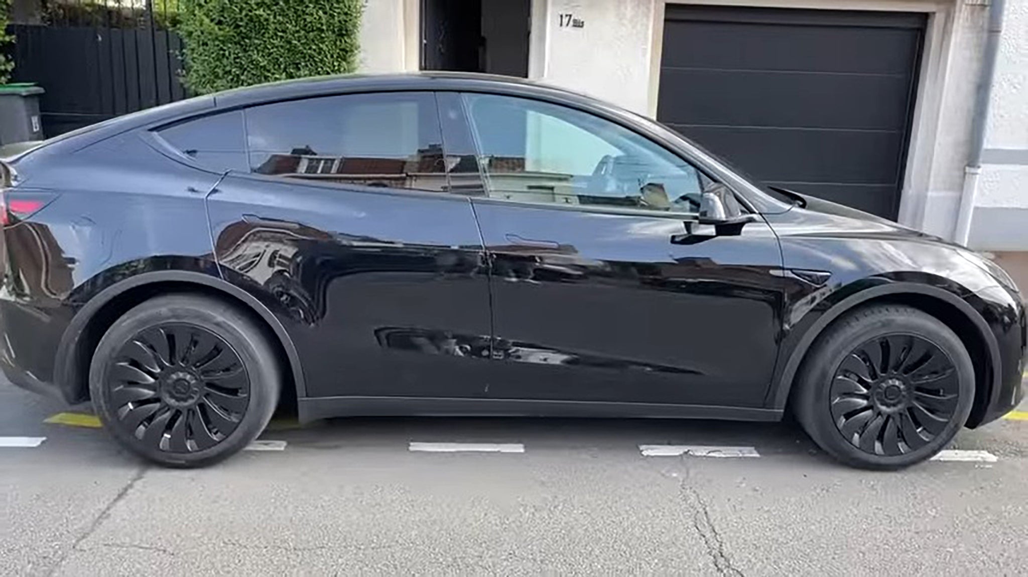 model y black wheel covers