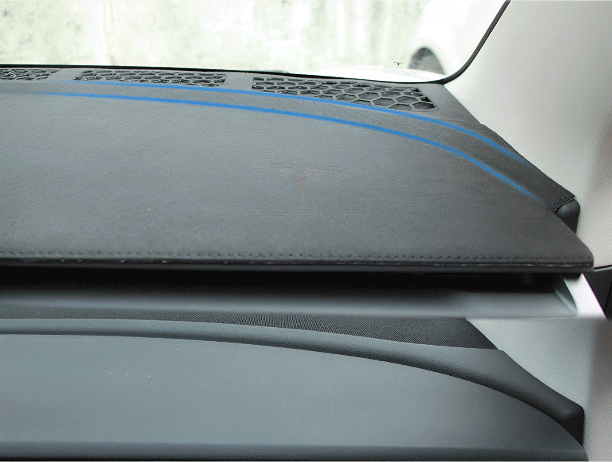 Premium Microfiber Dashboard Cover for Tesla Model 3 / Y- Anti-Glare, Heat-Resistant