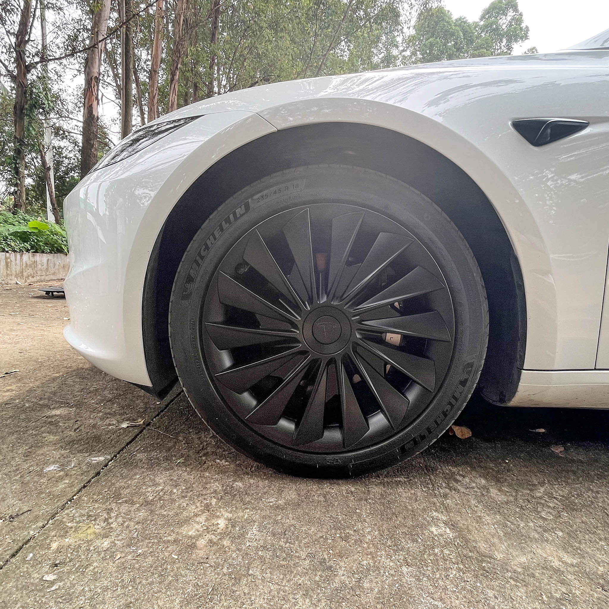 Tesla Model 3 2024 Highland 18 inch Cyclone Hubcaps