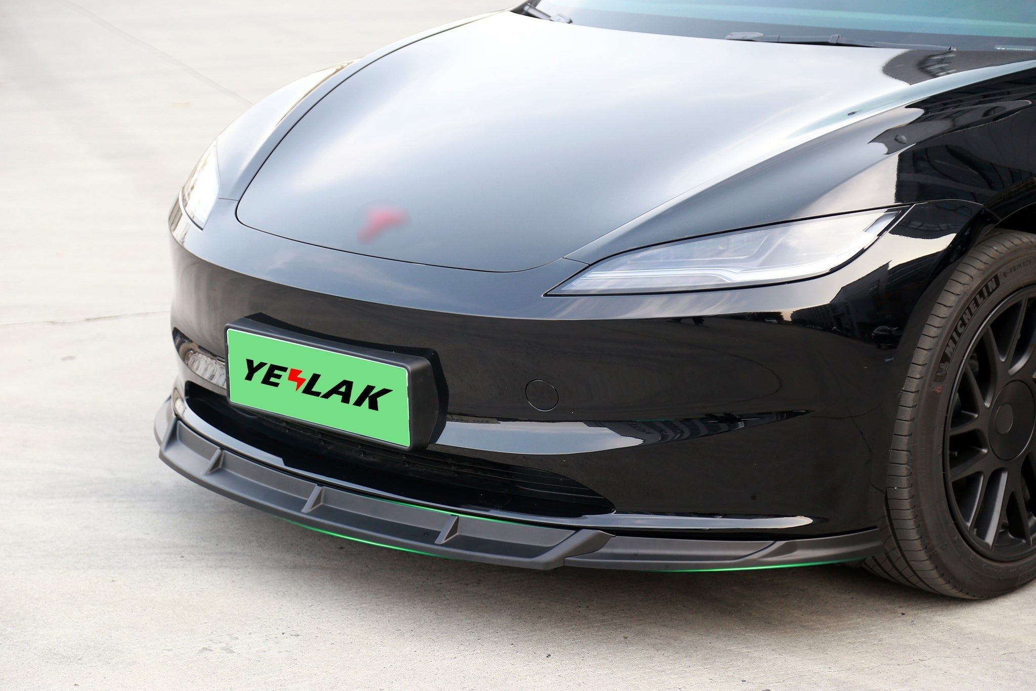 Aero Front Lip Spoiler For Tesla 2024+ Model 3 Highland (3 pieces)