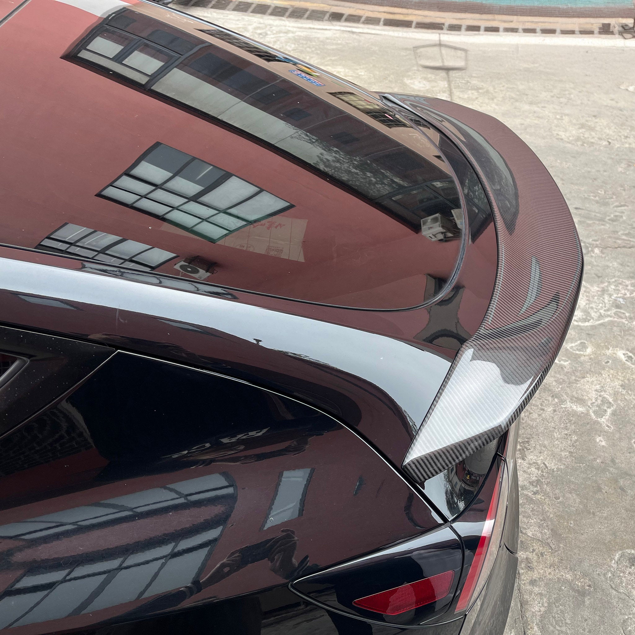 Tesla Model Y V-Style Carbon Fiber Spoiler (2020-2025.02)